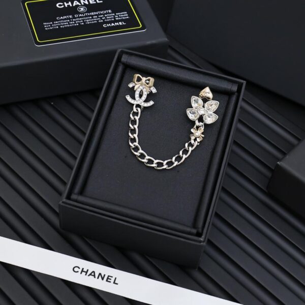 Broche chaîne multi-éléments Chanel (4AF9)