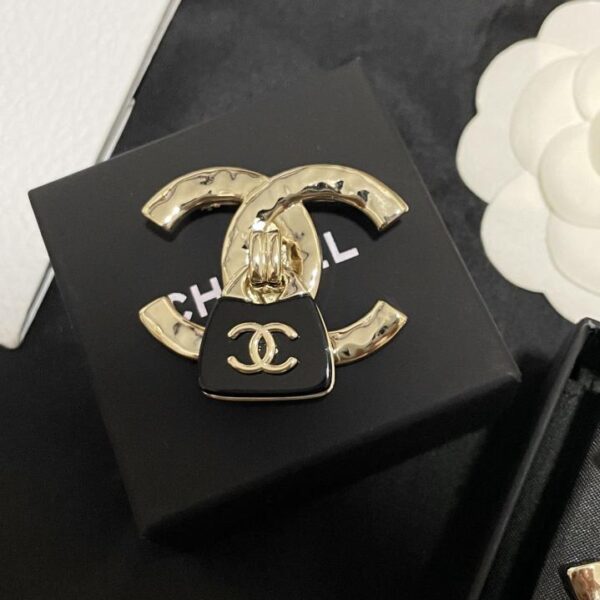  Dernière broche de sac Chanel (417D)