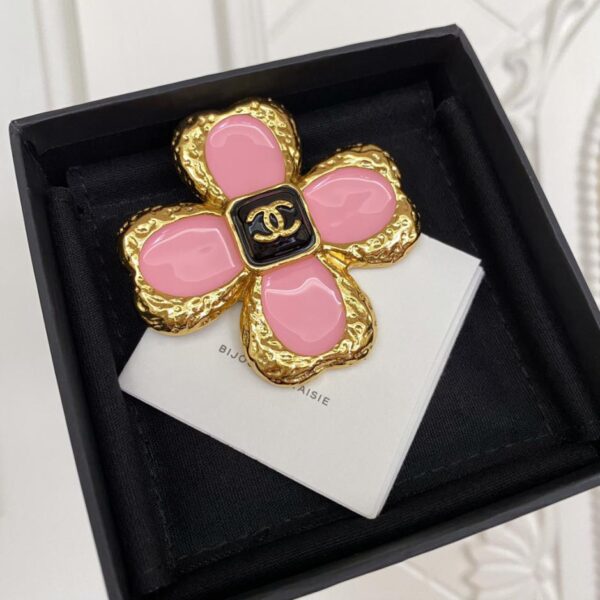 Broche trèfle à quatre feuilles Chanel (652D)
