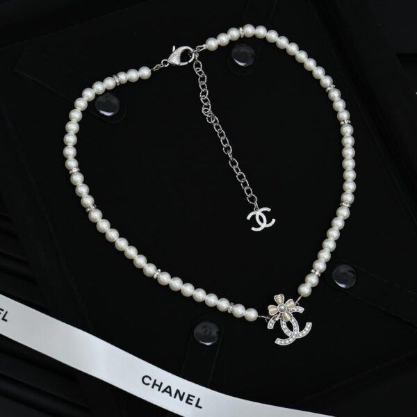 Collier de perles double c trèfle à quatre feuilles Chanel (CF34)