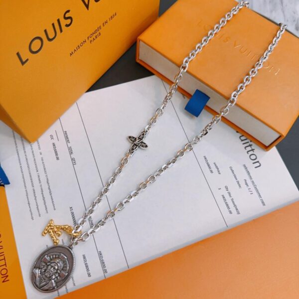 Collier Louuis Vuitton compteur RW modèle couple nouveau style (CEA6)