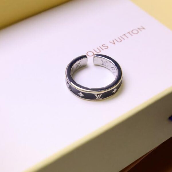 Bague Louis Vuitton (1697)