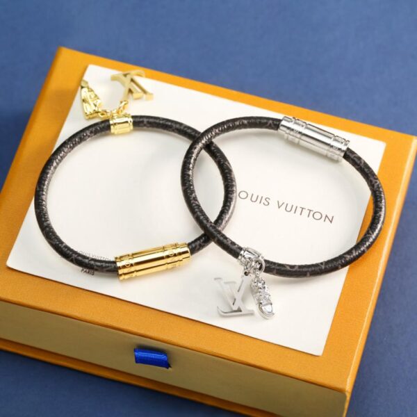 Louuis Vuitton nouveau bracelet rond en cuir noir à boucle magnétique (88CE)