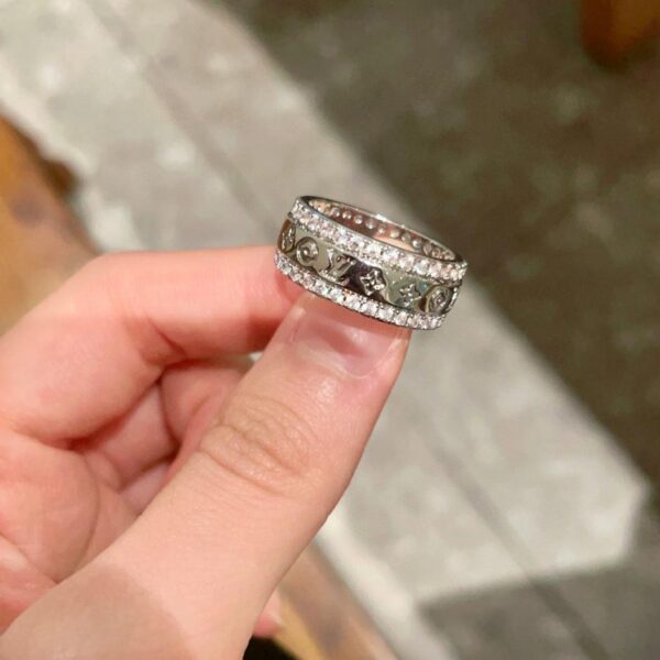 Bague Louis Vuitton (AA13)