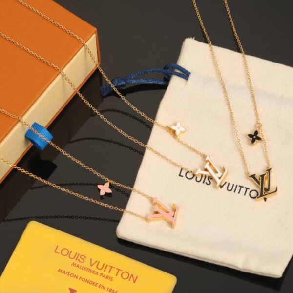 Collier lettre goutte d'huile Louis Vuitton Collier Louis Vuitton (1415)