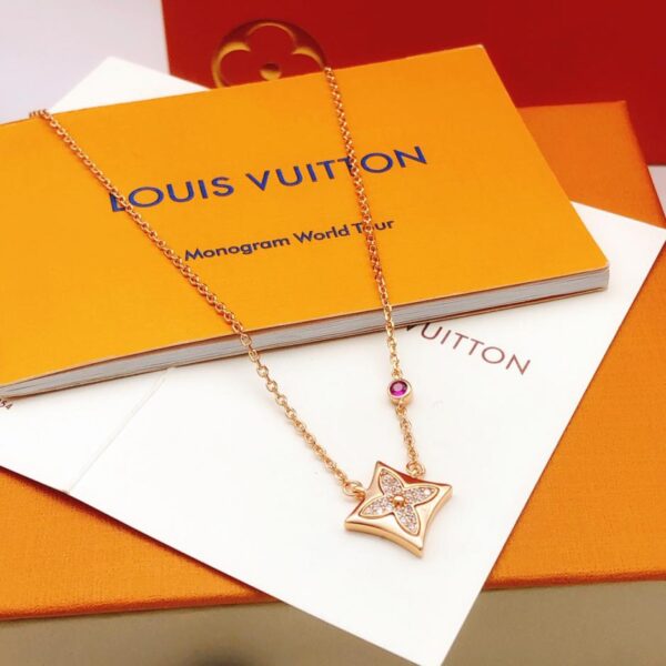 Louuis Vuitton dernier collier de diamants en forme de diamant (52CA)