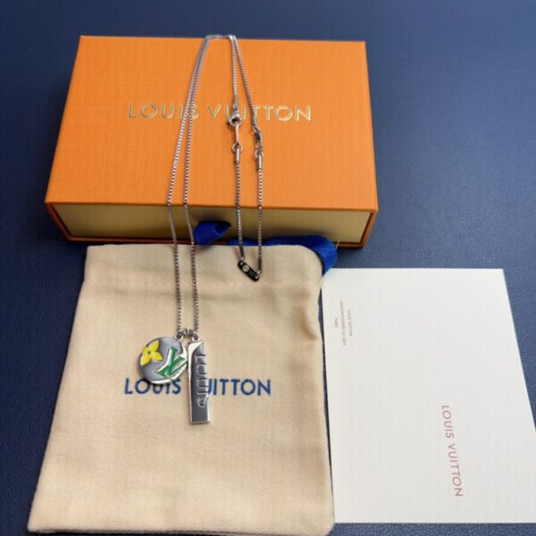 Louuis Vuitton nouveau collier Monogram Play (27F2)
