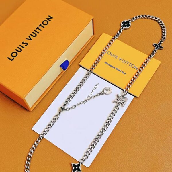 Collier Louuis Vuitton Spike Charms (31FB)