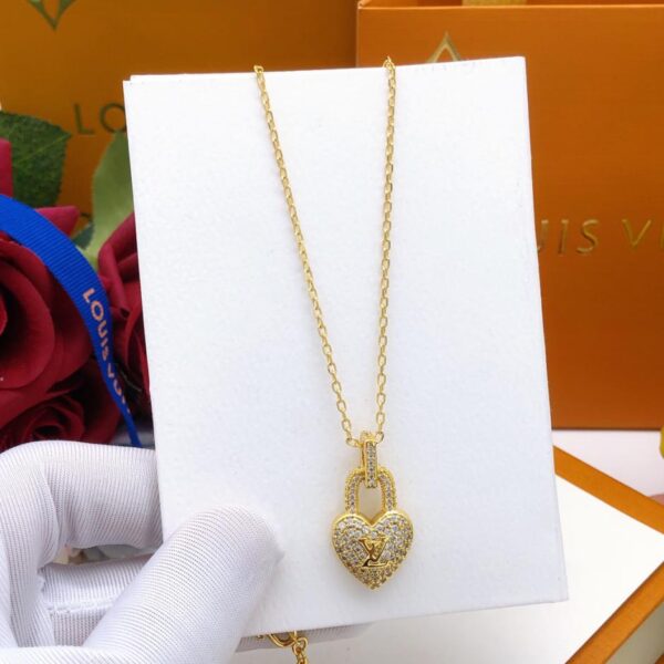 Louuis Vuitton dernier collier d'amour (9F3E)