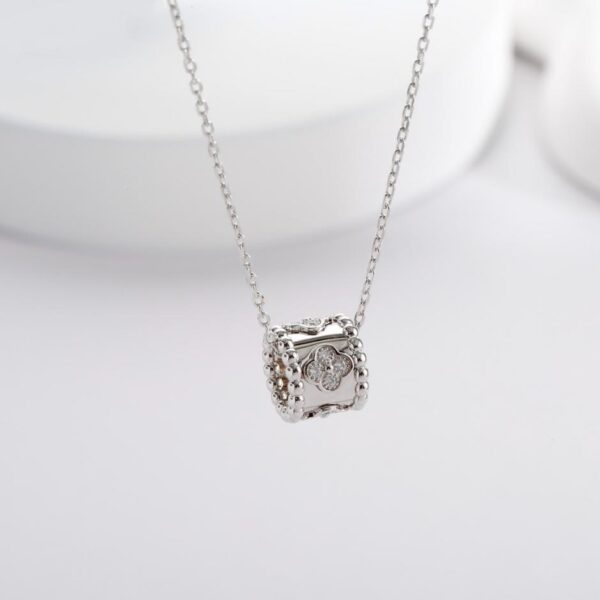 Collier kaléidoscope en platine Vanjia (H1MU0)