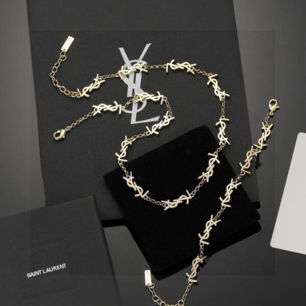 Bracelet, collier 80 (M8LVN)