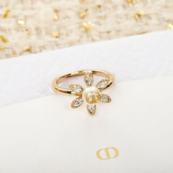 Bague Dior Petite Fleur Goutte CD Perle (5KZF9)