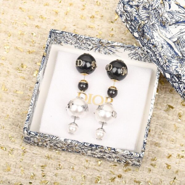 Boucles d'oreilles multi-accessoires en perles noires (X0N86)