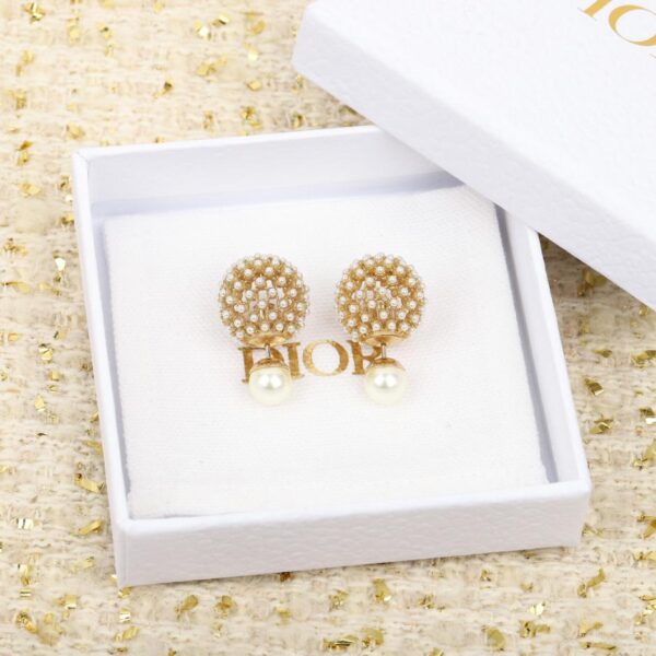 Boucles d'oreilles Dior en perles grandes et petites (Q077P)