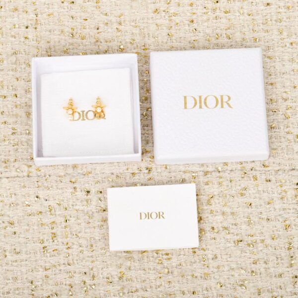 Boutique / 【Boucles d'oreilles Dior en perles en forme d'étoile à cinq branches】(Y7R6G)