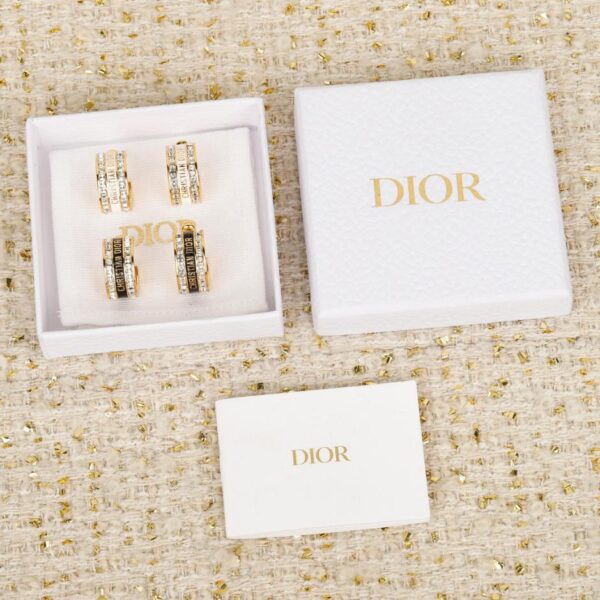 Boutique / Boucles d'oreilles Dior en diamants et émail (GDMVZ)