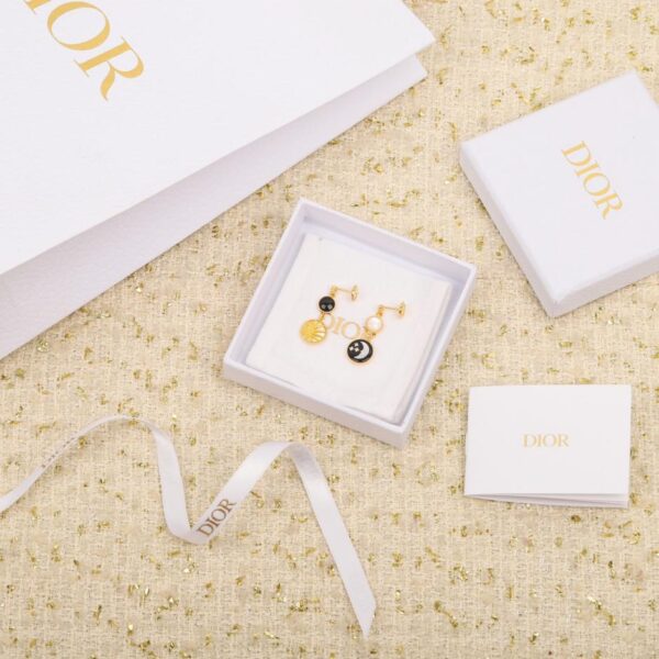 Boutique / Les nouvelles boucles d'oreilles Soleil, Lune et Étoiles de Dior (6M9TA)