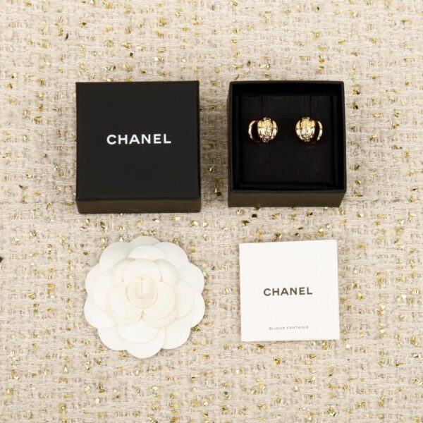 Boutique / 【Boucles d'oreilles Chanel demi-cercle double C】(UQL16)