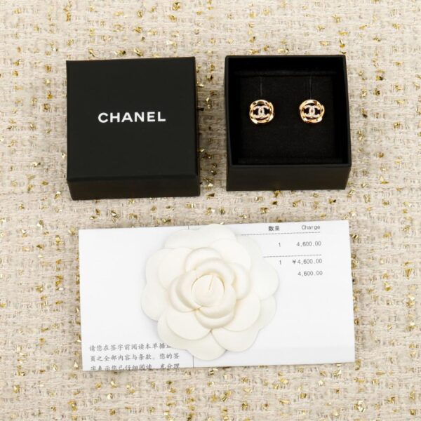 Boutique / 【Boucles d'oreilles Chanel rondes ajourées en forme de double C】(LYMB9)