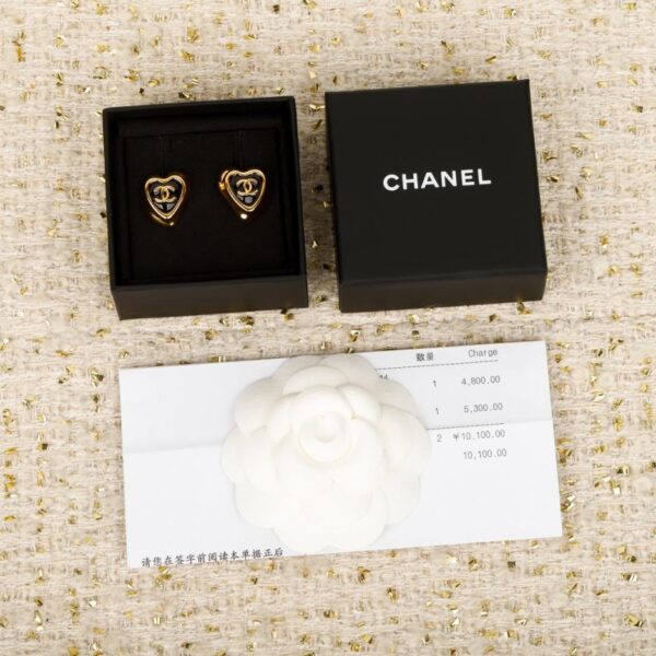Boutique / 【Boucles d'oreilles Chanel en forme de cœur, double C noir】(YHI3I)