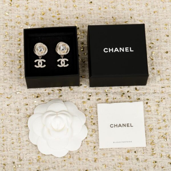 Boutique / 【Boucles d'oreilles Chanel rondes à double C】(6VM0S)