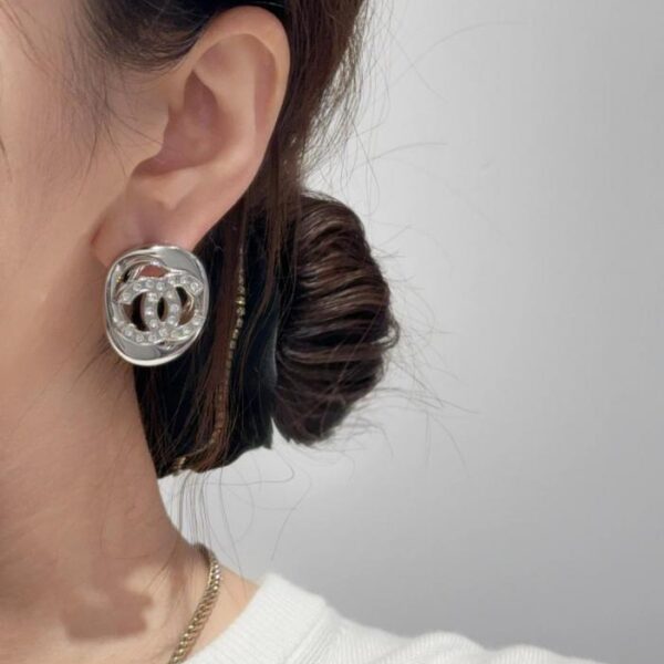 Boutique / 【Boucles d'oreilles carrées ajourées Chanel】(5ZE0Z)