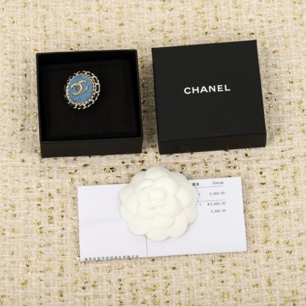 Boutique / 【Broche ovale Chanel en cuir et denim】(8Z9RV)
