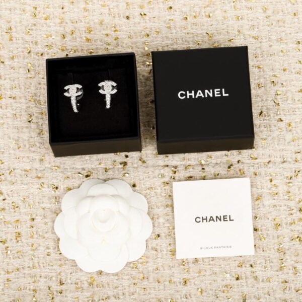Boutique / 【Boucles d'oreilles créoles Chanel argentées serties de petits diamants】(4S2FY)