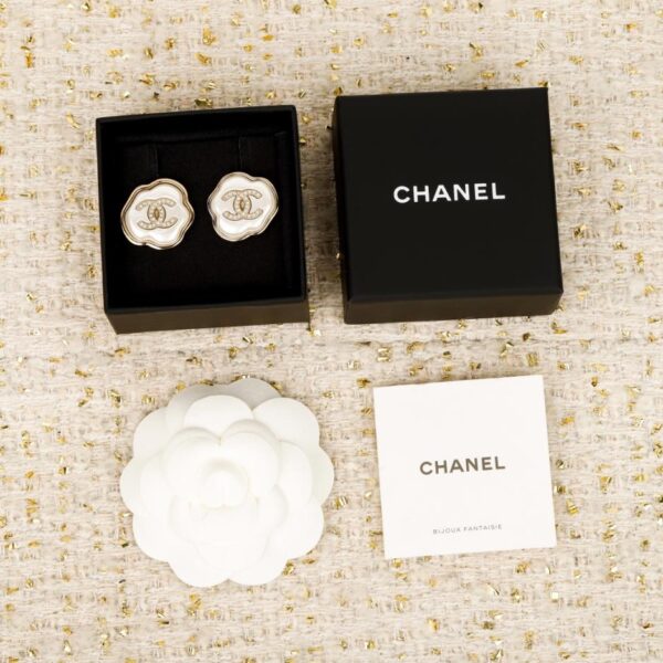 Boutique / Boucles d'oreilles Chanel Cloud (E7XJF)