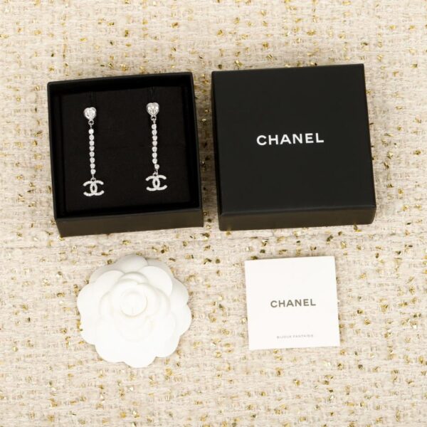 Boutique / 【Boucles d'oreilles pendantes Chanel en argent en forme de cœur】(6I87O)