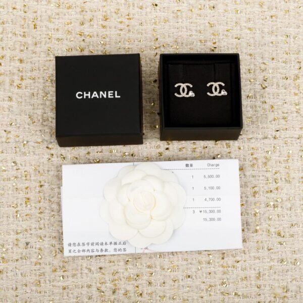 Boutique / 【Boucles d'oreilles Chanel Double C en forme de cœur】(J6IML)