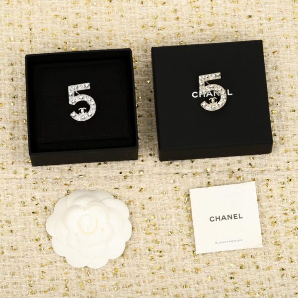 Boutique / 【Broche Chanel en forme de cœur et d'étoile à cinq branches】(GEFME)