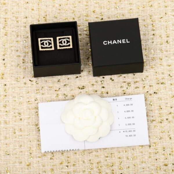 Boutique / 【Boucles d'oreilles Chanel carrées à double C】25 (MEFWE)