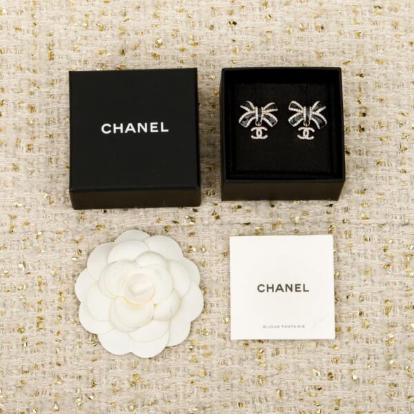 Boutique / 【Boucles d'oreilles nœud Chanel 25B】(D5X2D)