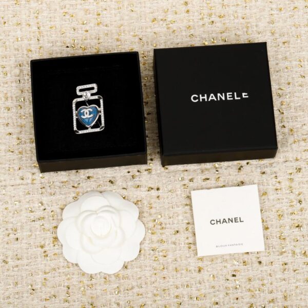 Boutique / 【Broche Flacon de Parfum Cœur Bleu Chanel】(13YT1)