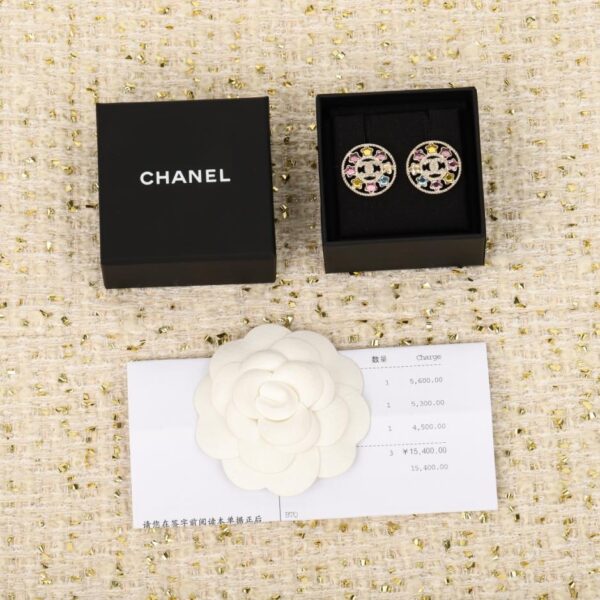 Boutique / 【Boucles d'oreilles Chanel en forme d'étoile à cinq branches avec double C et diamants de couleur】(K3QK4)