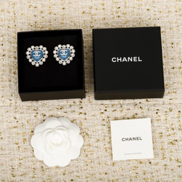 Boutique / Boucles d'oreilles en forme de cœur bleu avec perles et strass (FJGD8)