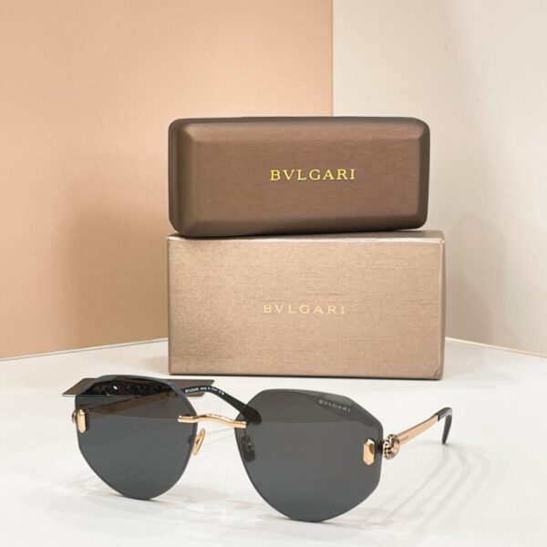 Lunettes de soleil BVLGARI MODÈLE BV40059U (SVCSK3)