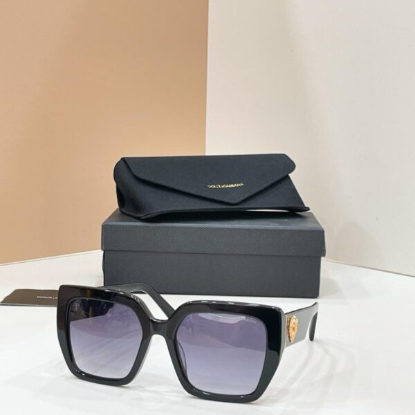 Lunettes de soleil DG, Dolce & Gabbana, Modèle DG4538 (3UBCIC)