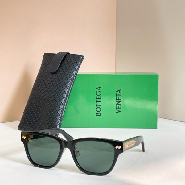 Lunettes de soleil Bottega Veneta, MODÈLE BV1402SK(GU0AI1)