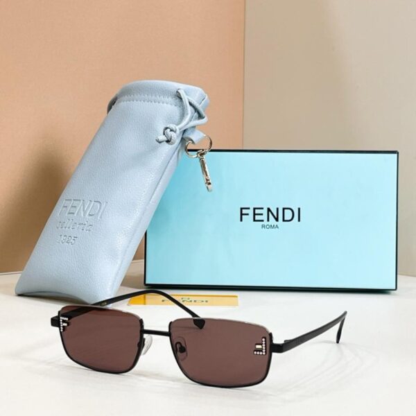 Lunettes FENDI MODÈLE FE 4105 (BZCRB7)